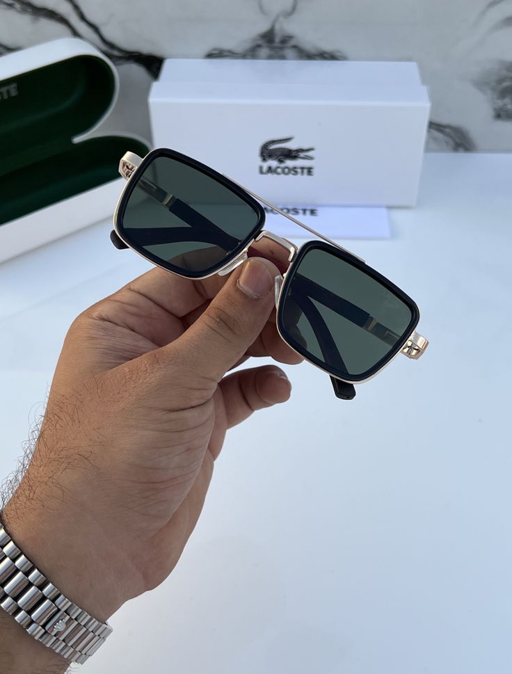 FEMORA PRIVÉ™ | Classic Signature Sunglasses