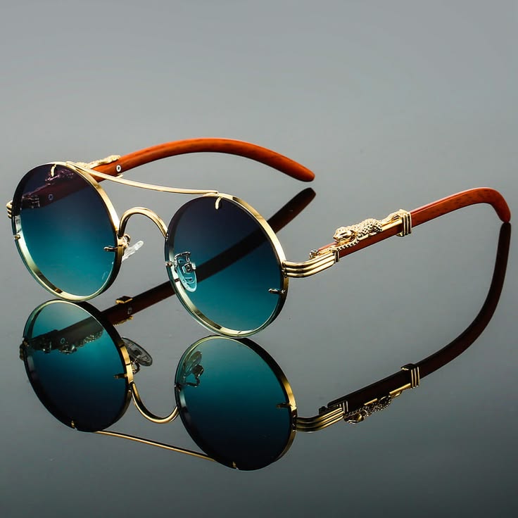 FEMORA PRIVÉ™ | Classic Signature Sunglasses